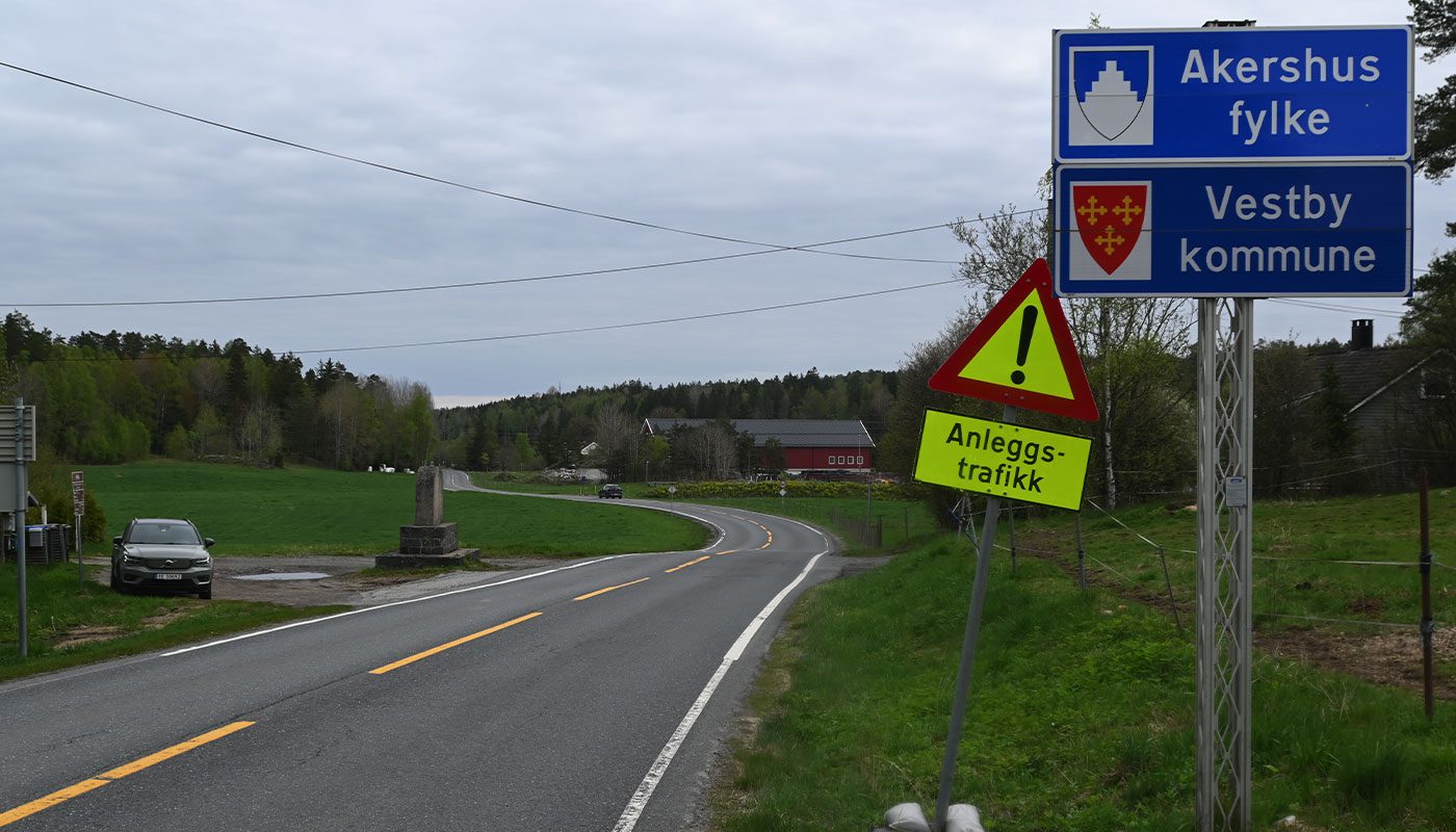 Her stopper MOVAR-prosjektet med ny vannledning i en dimensjon på hele 800mm. Totalt 9,15 kilometer vannledning vil stå klar til bruk i 2026.  Deler av strekningen er allerede tatt i bruk. Foto: Odd Borgestrand
