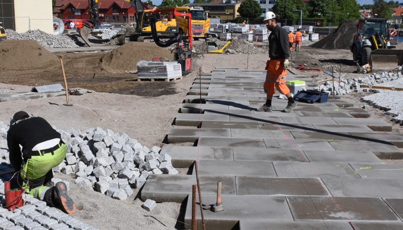 Hellene legges på plass